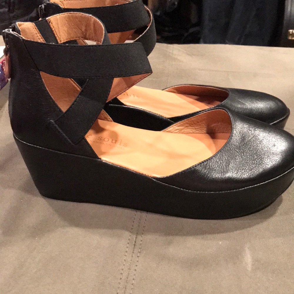 Wedge shoe